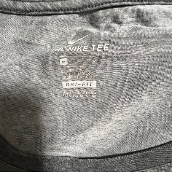Women’s The Nike  Tee Dri Fit Shirt Medium Gray Pink Swoosh  Comfy Light - Picture 4 of 6